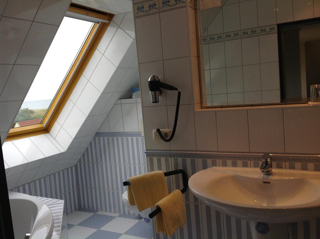Duenenhotel Am Meer Росток Екстер'єр фото